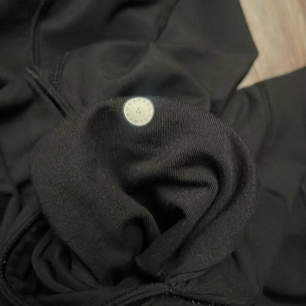EUC Lululemon Coast Easy Wrap Zip Front Jacket Black 4